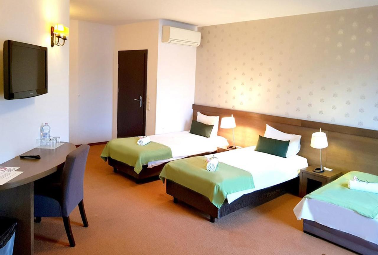 Hotel Willanova Люблин Экстерьер фото