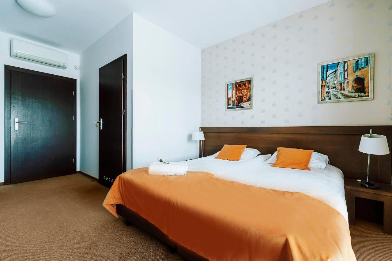 Hotel Willanova Люблин Экстерьер фото