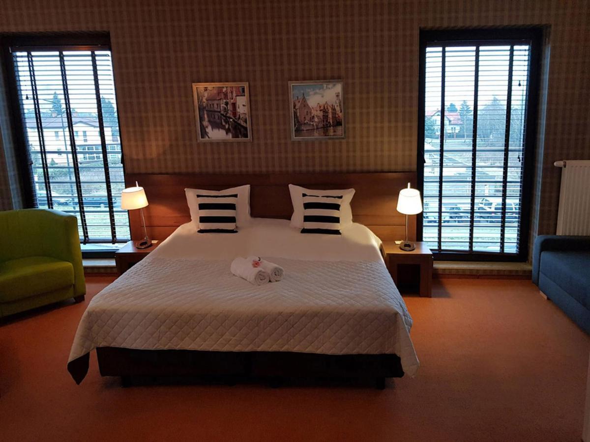 Hotel Willanova Люблин Экстерьер фото