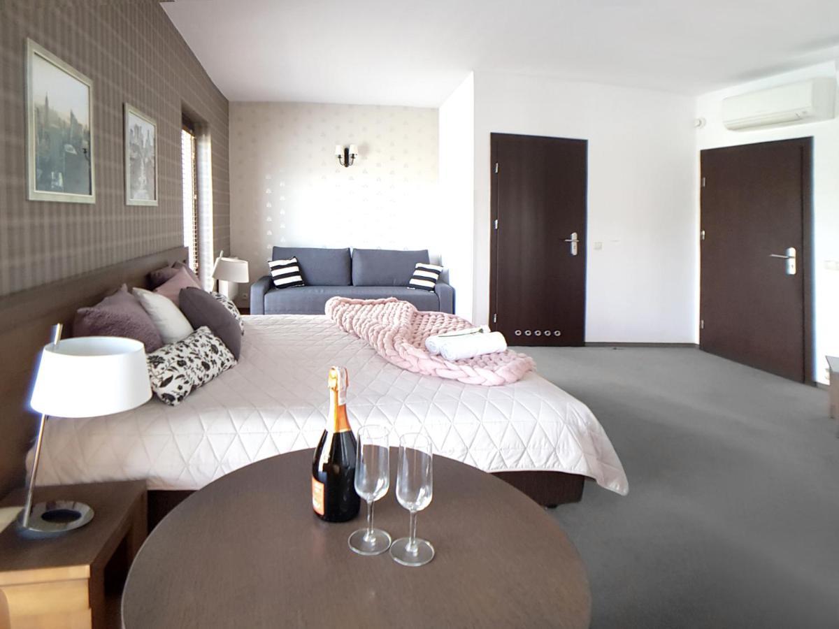 Hotel Willanova Люблин Экстерьер фото
