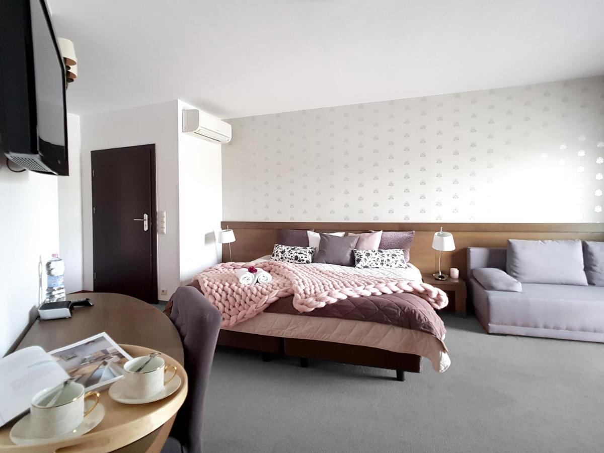 Hotel Willanova Люблин Экстерьер фото