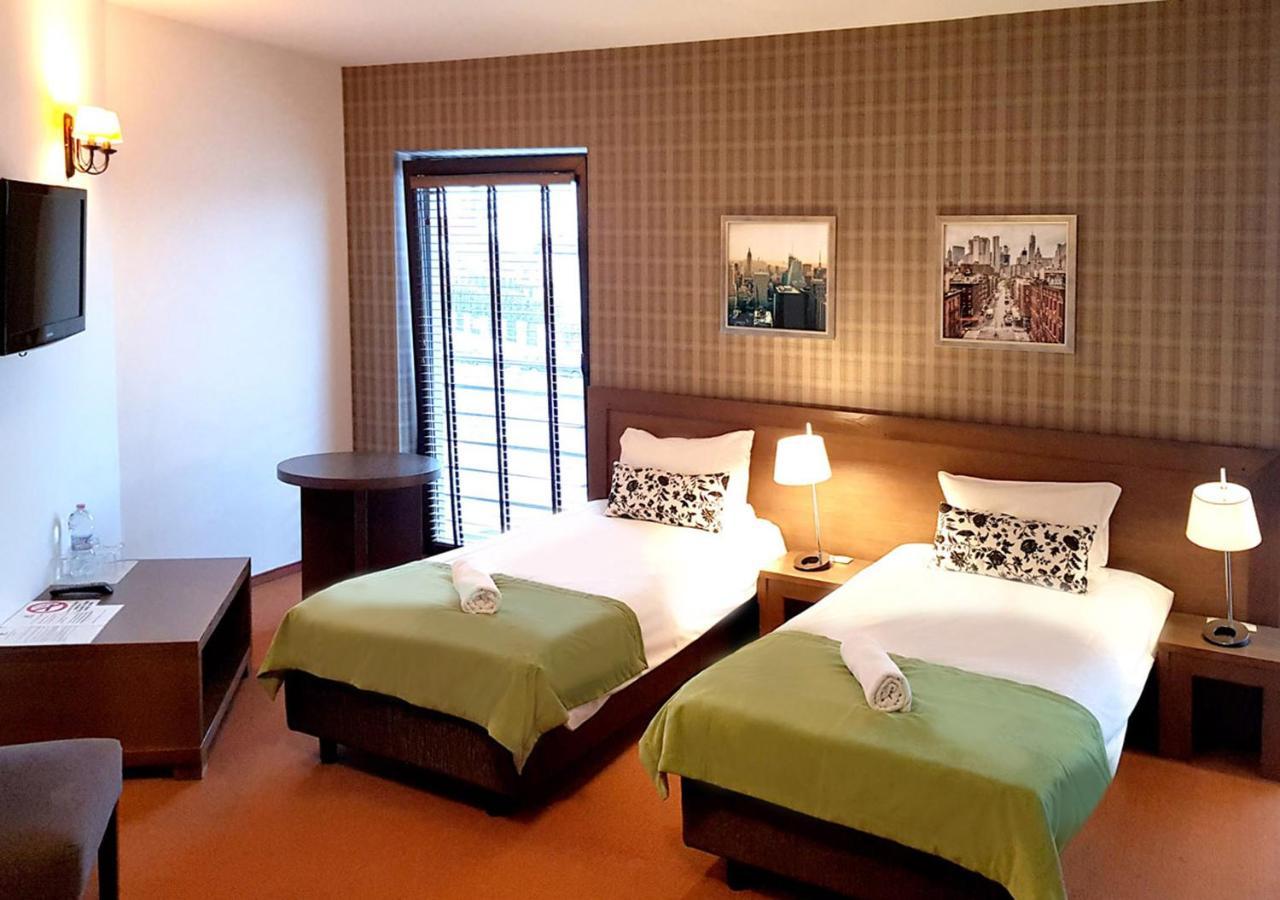 Hotel Willanova Люблин Экстерьер фото
