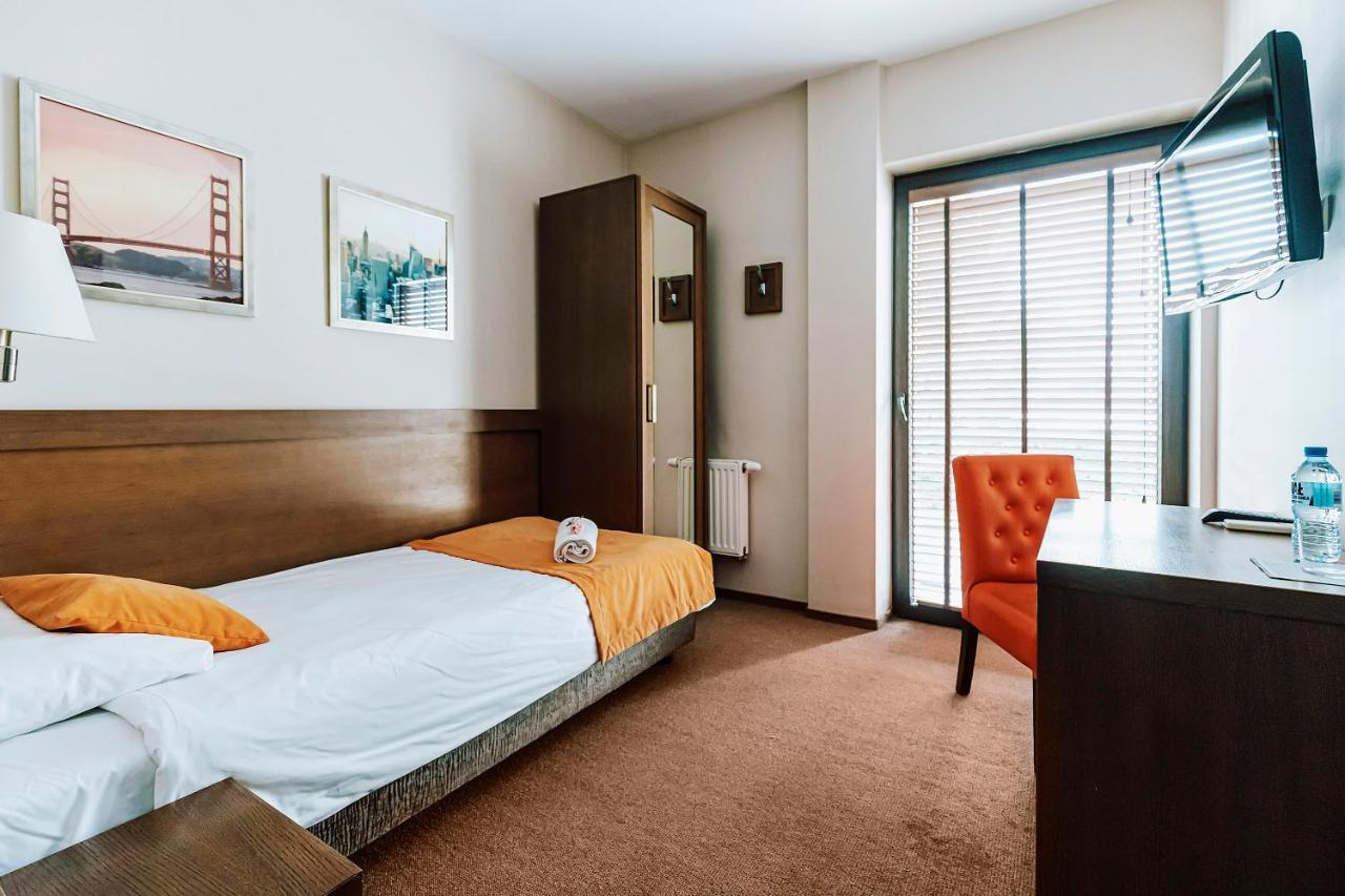 Hotel Willanova Люблин Экстерьер фото